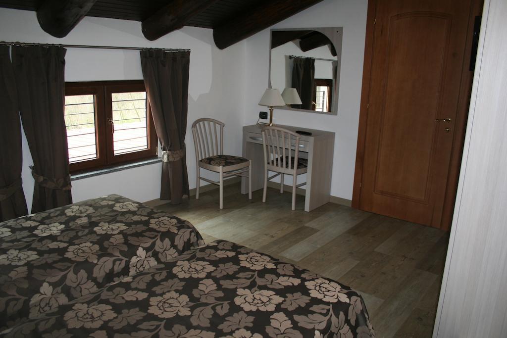 Agriturismo Cascina Del Vai Кайро-Монтенотте Номер фото